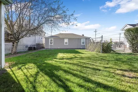 256 Rhode Island Ave, Fall River, MA 02724 photo 9