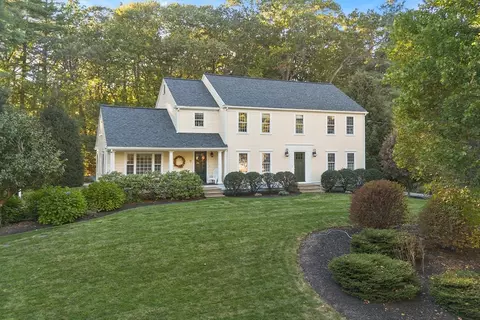 19 Lincoln Dr, Acton, MA 01720