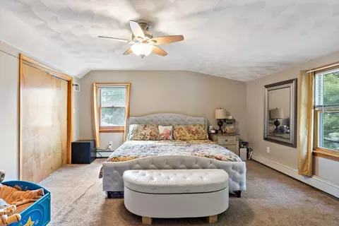 60 Lynn St, Peabody, MA 01960