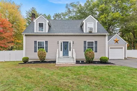 322 S Main St, Hopedale, MA 01747
