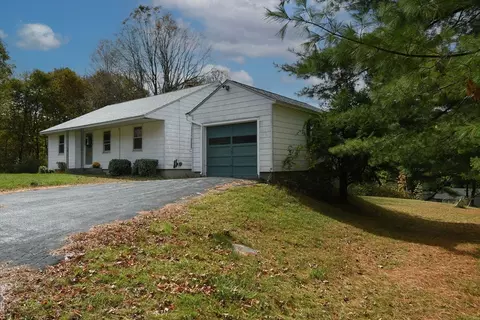 9 B St, North Adams, MA 01247