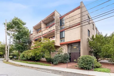 94 Beaconsfield Rd #201, Brookline, MA 02445