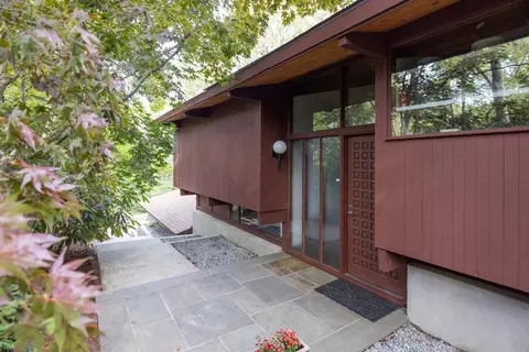 7 Carmel Cir, Lexington, MA 02421