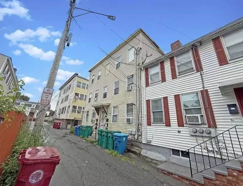 8 Cherry St, Lowell, MA 01852 photo 5