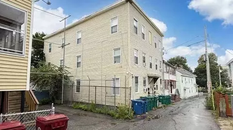 8 Cherry St, Lowell, MA 01852 photo 3