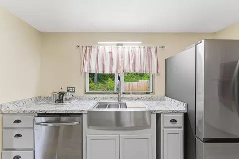 193 Roy St, Springfield, MA 01104 photo 10