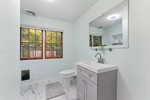 193 Roy St, Springfield, MA 01104 photo 27