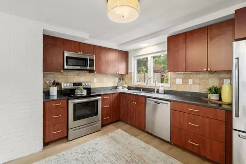 8 Clara Rd, Framingham, MA 01701 photo 4