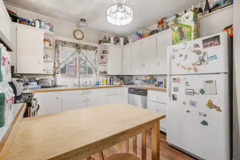 130 Arnold St, New Bedford, MA 02740