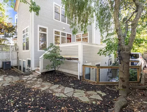 15 Roberts Rd #D, Cambridge, MA 02138