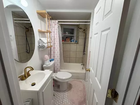 Bath - 11 Palmer St, Fall River, MA 02724 photo 2 of 5