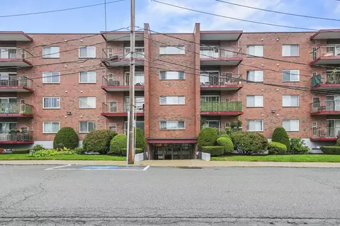 10 Foster St #506, Wakefield, MA 01880