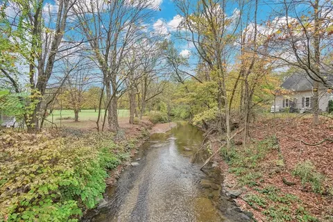 20 Pomeroy Meadow Rd, Easthampton, MA 01027 photo 9
