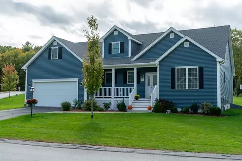 95 Hummingbird Ln #22, Groton, MA 01450