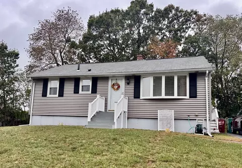 49 Coburn Dr, Lowell, MA 01854