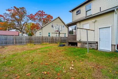 Exterior - 122 Hasting St, Springfield, MA 01104 photo 8 of 9