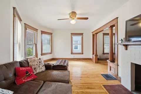 Living - 122 Hasting St, Springfield, MA 01104 photo 4 of 4