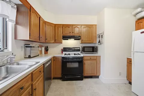 Kitchen - 122 Hasting St, Springfield, MA 01104 photo 3 of 3