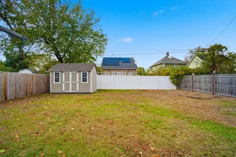 Exterior - 122 Hasting St, Springfield, MA 01104 photo 4 of 9