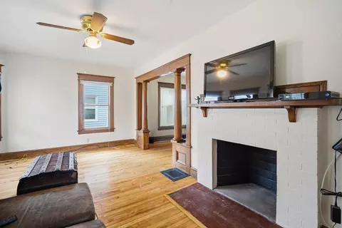 Living - 122 Hasting St, Springfield, MA 01104 photo 3 of 4