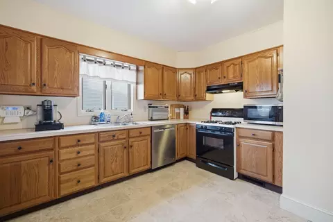 Kitchen - 122 Hasting St, Springfield, MA 01104 photo 1 of 3
