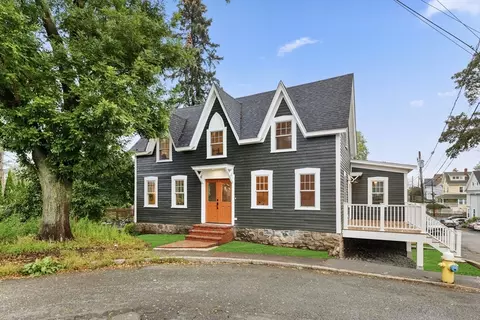 19 Linden St, Marblehead, MA 01945