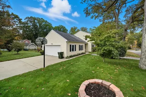 25 Bremen St, Springfield, MA 01108 photo 3