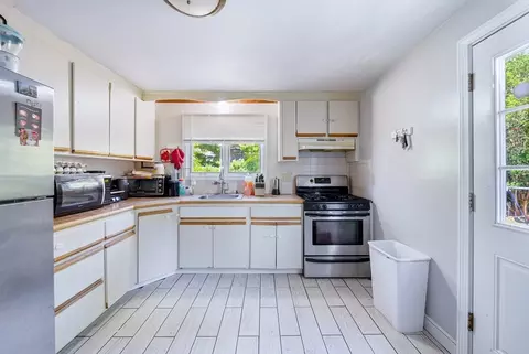 150 Grove, Boston, MA 02132 photo 27