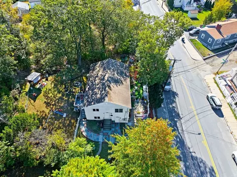 150 Grove, Boston, MA 02132 photo 4