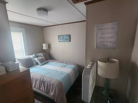 Bedroom - 7 Quasuet Ave, Wareham, MA 02571 photo 1 of 2
