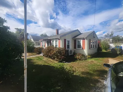 Exterior - 7 Quasuet Ave, Wareham, MA 02571 photo 2 of 5