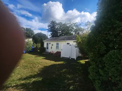 Exterior - 7 Quasuet Ave, Wareham, MA 02571 photo 3 of 5