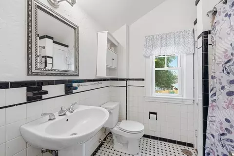 Bath - 3 Bay Edge Dr, Worcester, MA 01604 photo 2 of 2