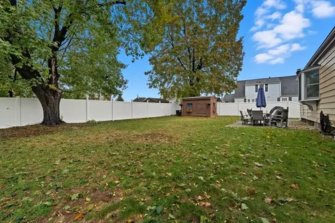 Exterior - 3 Bay Edge Dr, Worcester, MA 01604 photo 9 of 11