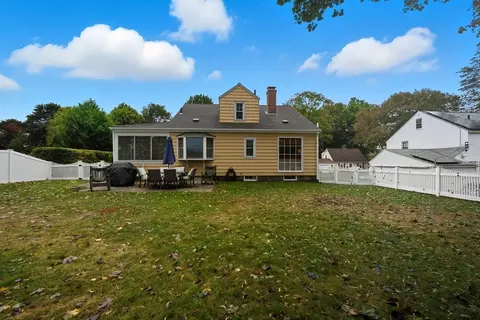 Exterior - 3 Bay Edge Dr, Worcester, MA 01604 photo 7 of 11