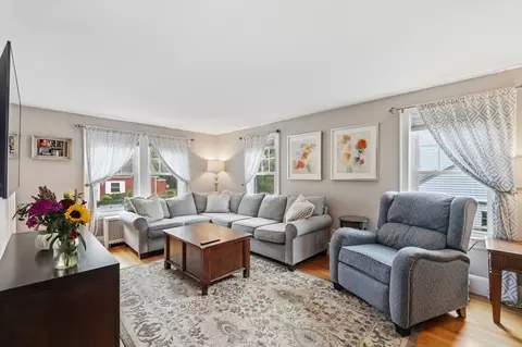 Living - 3 Bay Edge Dr, Worcester, MA 01604 photo 2 of 3