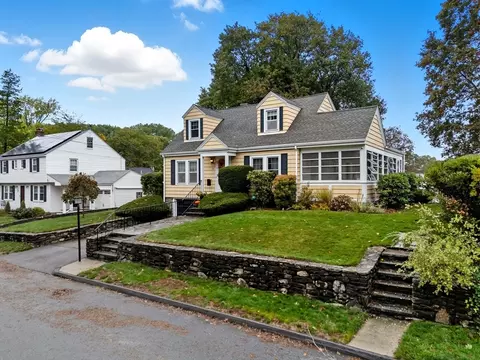 Exterior - 3 Bay Edge Dr, Worcester, MA 01604 photo 2 of 11