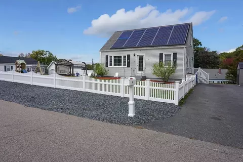 4 Jean St, Blackstone, MA 01504