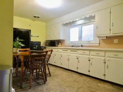 6 Newell St, Easthampton, MA 01027 photo 8