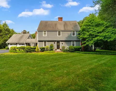 135 Fruit St, Hopkinton, MA 01748