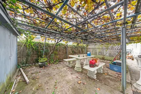 Exterior - 484 S Beach St, Fall River, MA 02724 photo 4 of 4