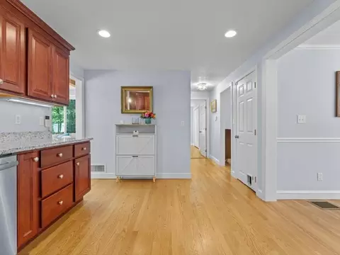 4 Huron Rd, Acton, MA 01720 photo 9