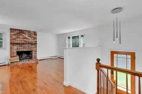 50 Laurel St, Gloucester, MA 01930 photo 7