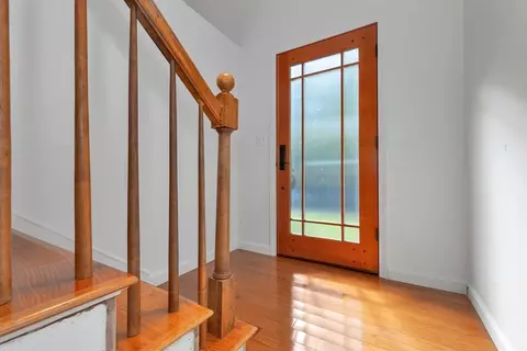50 Laurel St, Gloucester, MA 01930 photo 6