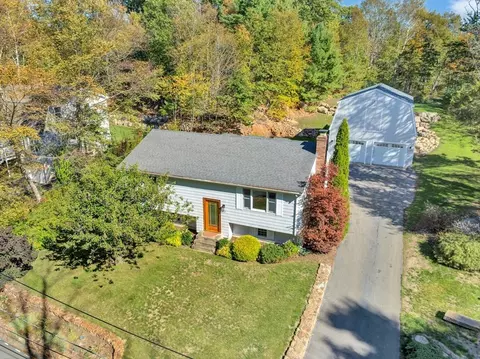 50 Laurel St, Gloucester, MA 01930 photo 2