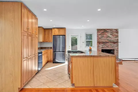 50 Laurel St, Gloucester, MA 01930 photo 19