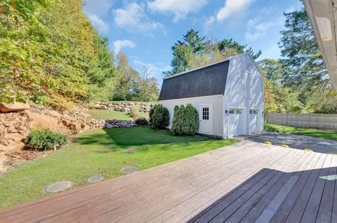 50 Laurel St, Gloucester, MA 01930 photo 5
