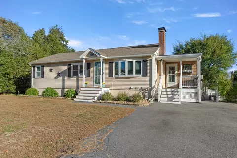 35 Memorial Dr, Methuen, MA 01844