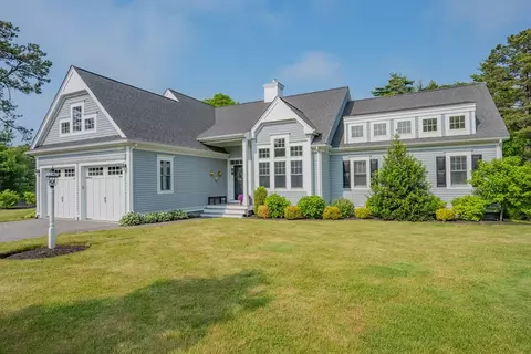 22 Camden Ln, Mashpee, MA 02649