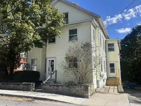 18 Granite St, Webster, MA 01570